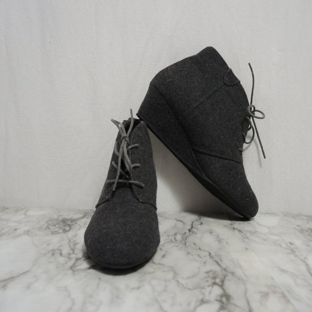 Marbella Brooke Gray Fabric Ankle Booties Size 9M Lace-Up Boots